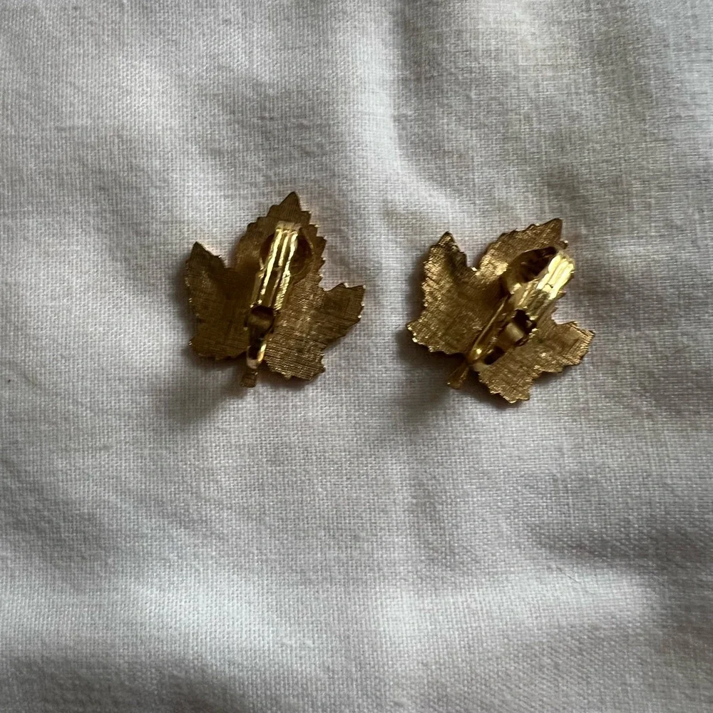Vintage Elegant Red Leaf Earrings